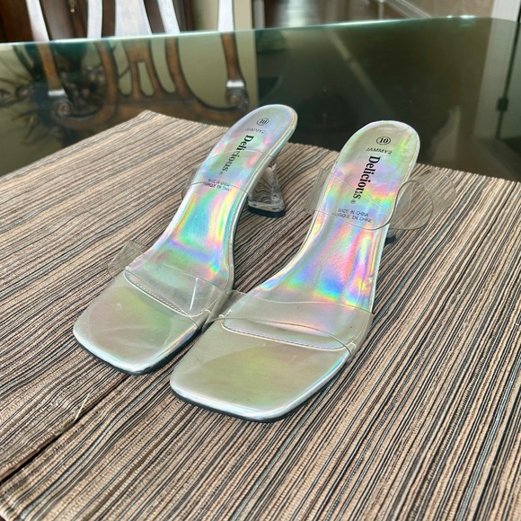 Delicious Translucent Strap Sandals, Holographic Sole & Lucite Heels Size 10 - Picture 4 of 6
